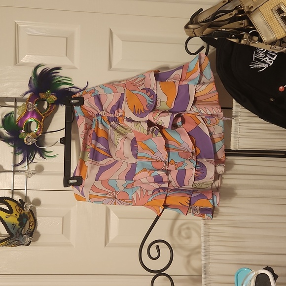 Milk & Honey silky ruffled mini skirt - Picture 1 of 3